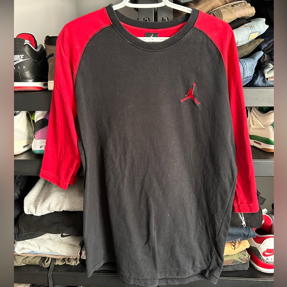 Jordan 3/4 sleeves size Large